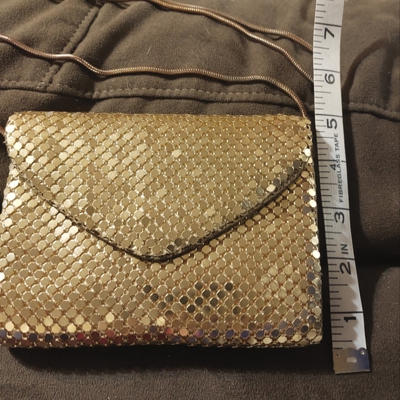 Gold Coin Mesh Vintage Clutch - Picture 9 of 9